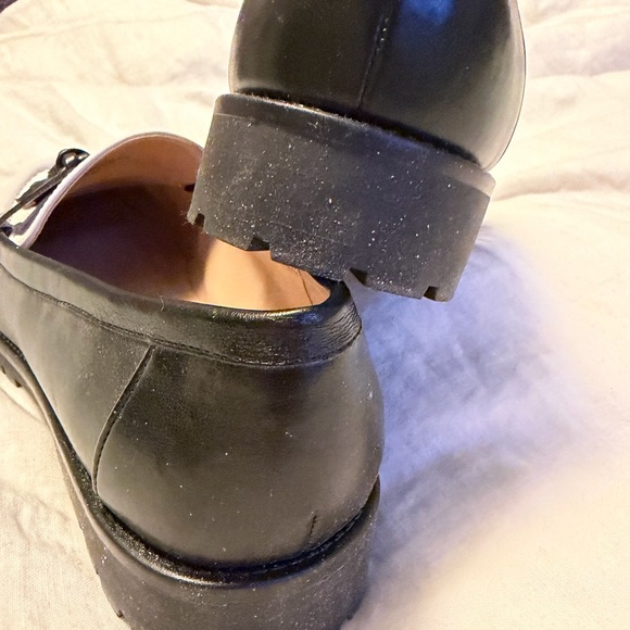 Bandolino Fillus Women's Black/Cream Tassel Loafers - Picture 6 of 7